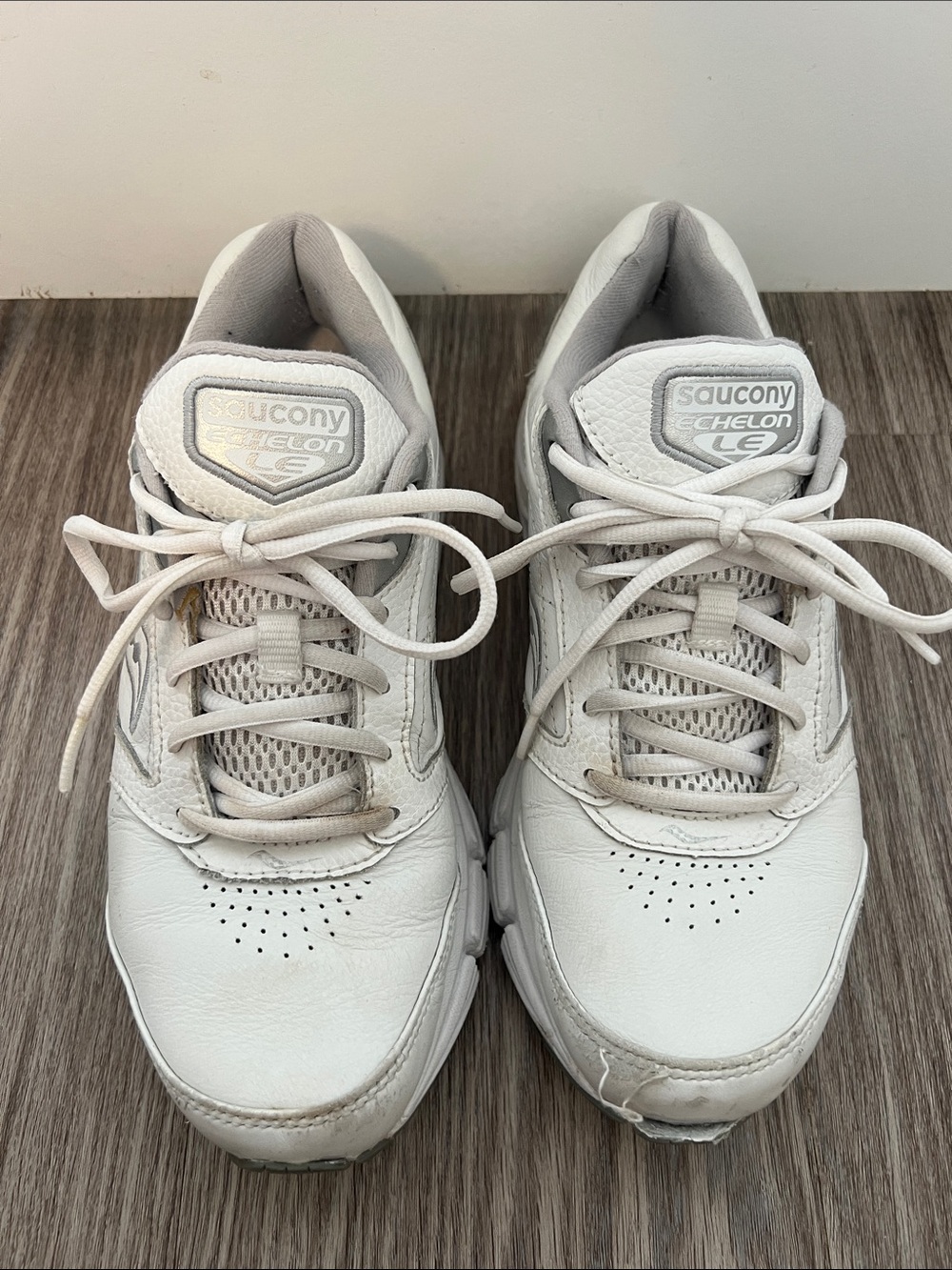 Saucony womens athletic Sneakers / runners White and Light Gray